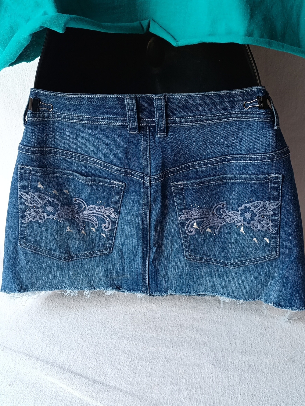 Gloria Vanderbilt Denim Mini Skirt with Embroidered Pockets And Bird Graphics